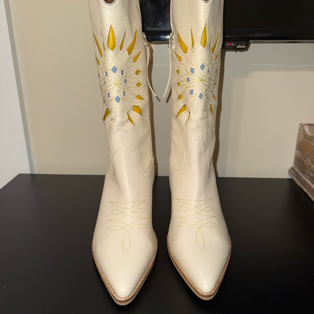 Cream Heeled Cowboy Boots with Yellow Design - Picture 2 of 6